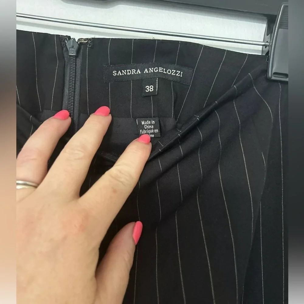 Sandra Angelozzi 3 piece Suit. Black pinstripe jacket 32, skirt 38, pants 40. - Picture 9 of 12